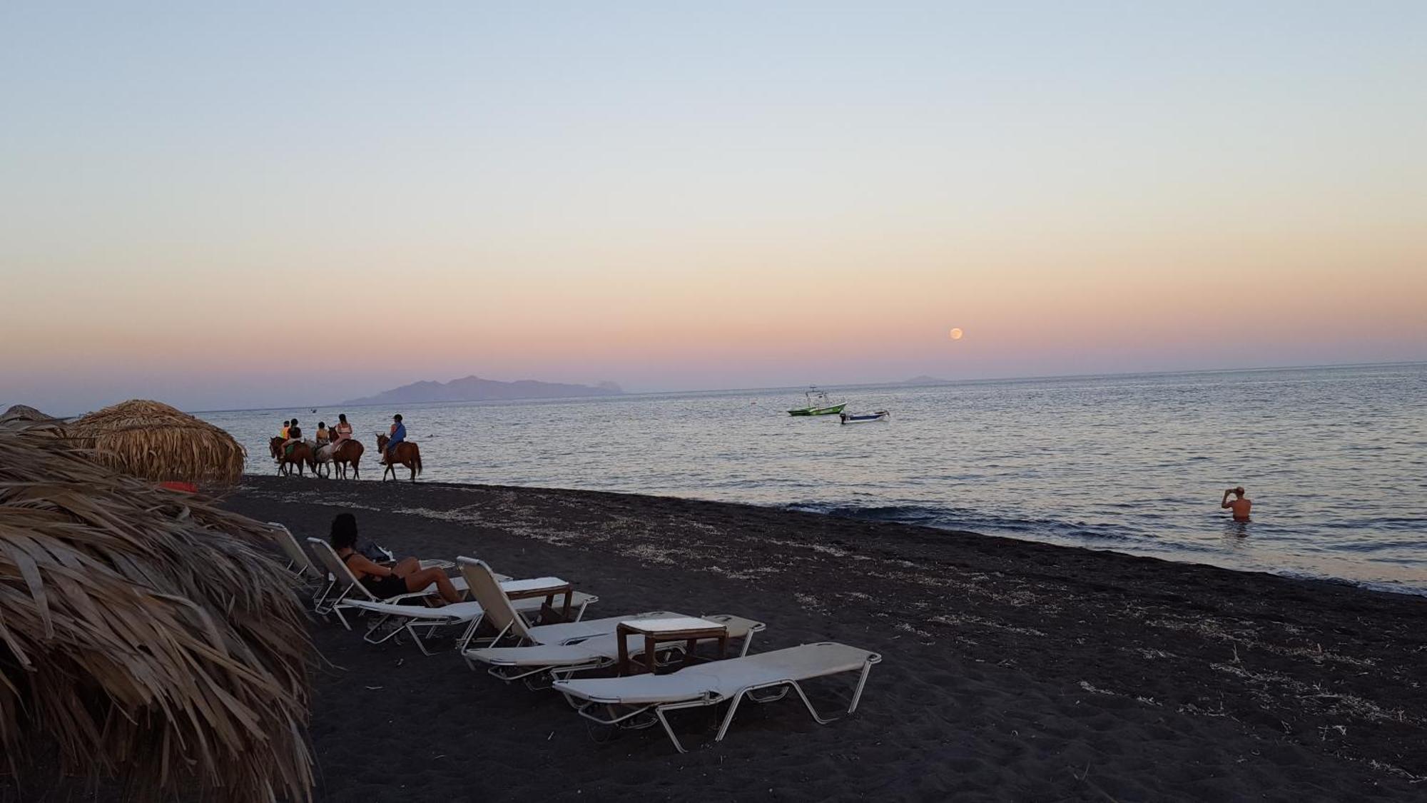 Pleasure Seaside Rooms Perissa  Exterior foto