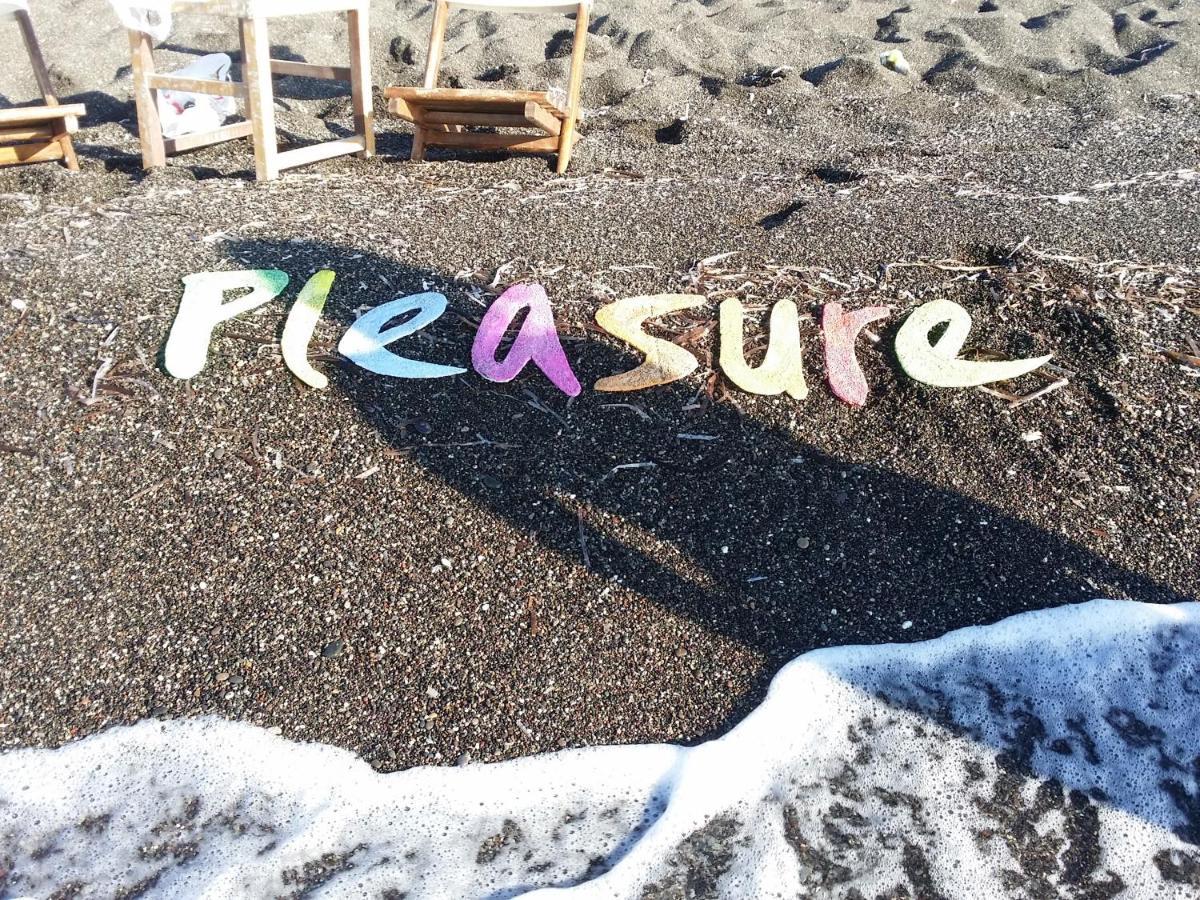 Pleasure Seaside Rooms Perissa  Exterior foto